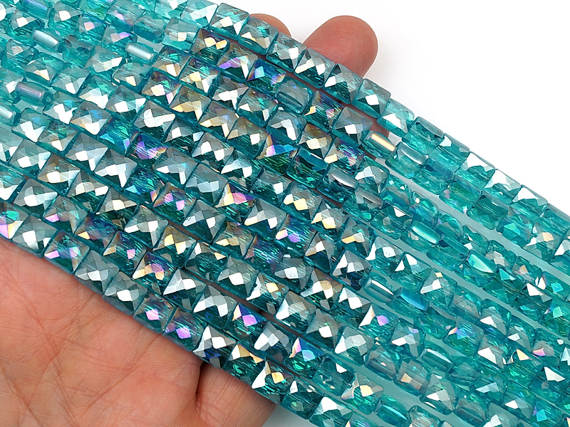 Граненые стеклянные бусины квадрат "Апатит"