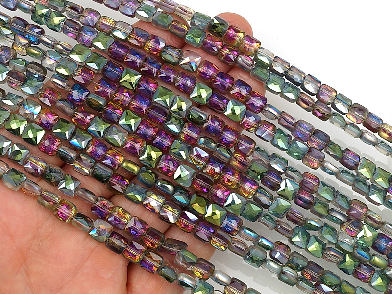 Граненые стеклянные бусины квадрат "Варисцит"