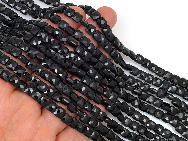 Граненые стеклянные бусины квадрат "Шпинель" 6x5.5x4мм