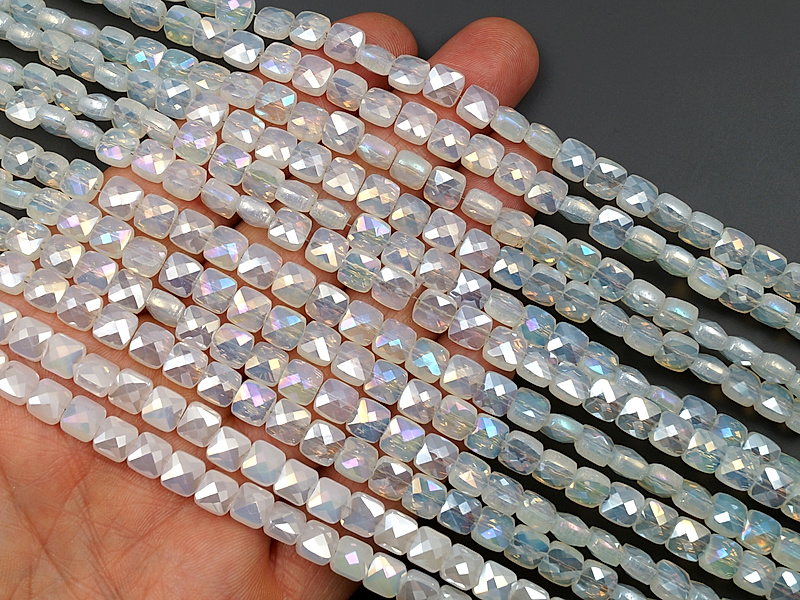 Граненые стеклянные бусины квадрат "Серо-жемчужный лунный камень" 6.5x6.5x5мм