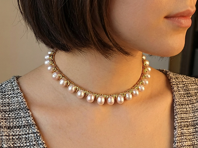 Набор материалов "Чокер  с золотыми колечками и белыми зернышками жемчуга"