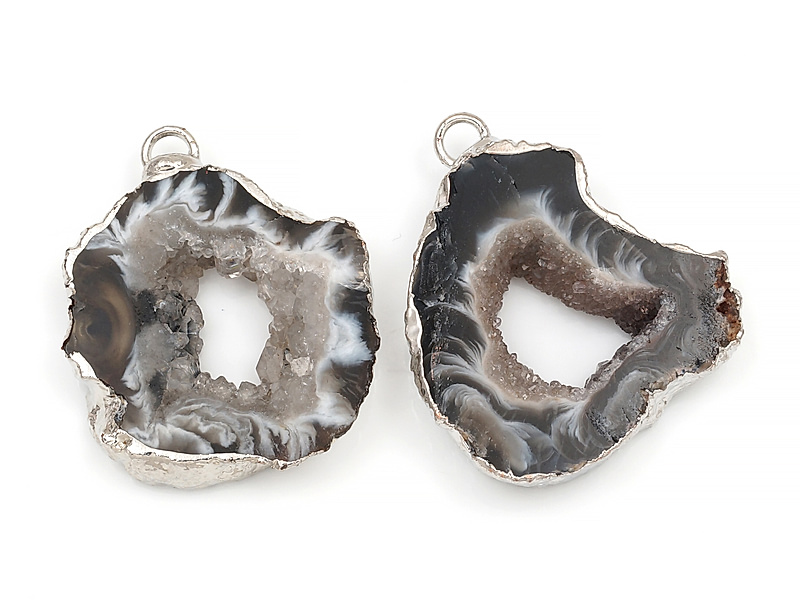 Пара подвесок срезов жеод морозного агата в оправе цвета "серебро". Месторождение - Бразилия. Подвес - 2 мм. Размеры и вес усреднены. Мелкие выемки. | Интернет-магазин товаров для рукоделия