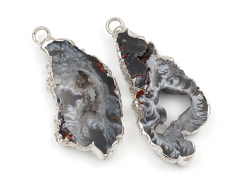 Пара подвесок срезов жеод морозного агата в оправе цвета "серебро". Месторождение - Бразилия. Подвес - 2 мм. Размеры и вес усреднены. Мелкие выемки. | Интернет-магазин товаров для рукоделия