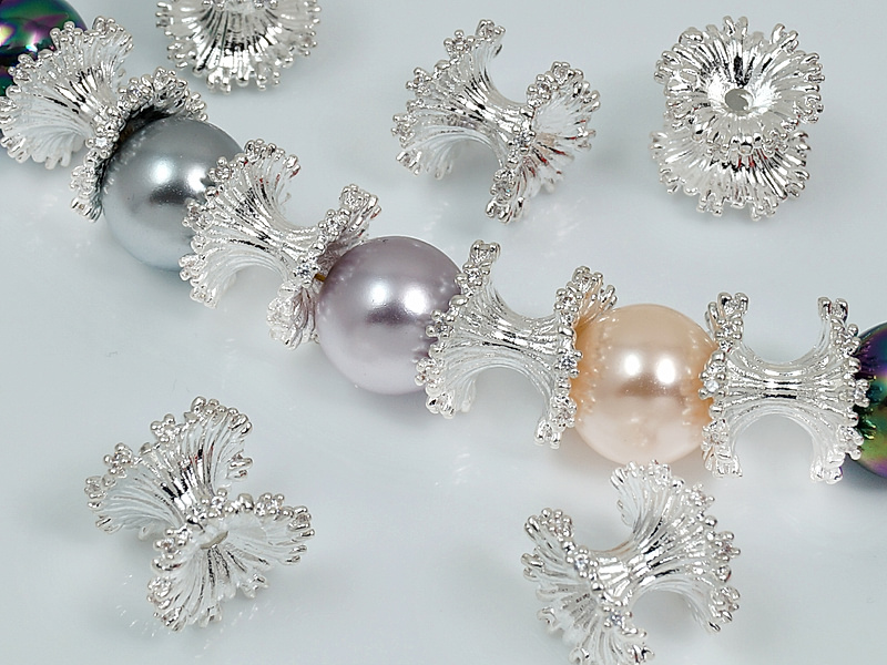 Бусина в форме буквы M для создания украшений. Покрытие - золото 14к. Размер прямоугольного отверстия 6.5 x 1.5 мм. Цена указана за штуку.
 | Интернет-магазин товаров для рукоделия