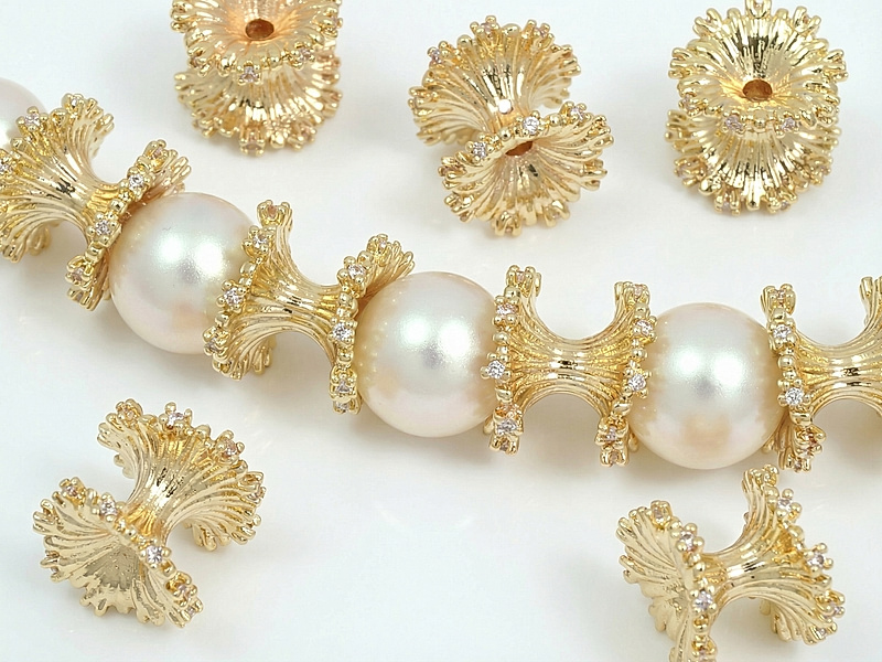 Бусина в форме буквы T для создания украшений. Покрытие - золото 14к. Размер прямоугольного отверстия 6.5 x 1.5 мм. Мелкие потертости. Цена указана за штуку.
| Интернет-магазин товаров для рукоделия