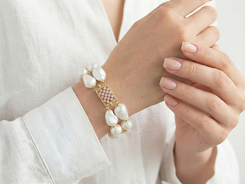 Набор материалов "Браслет из барочного жемчуга майорка с замочком коробка топаз"