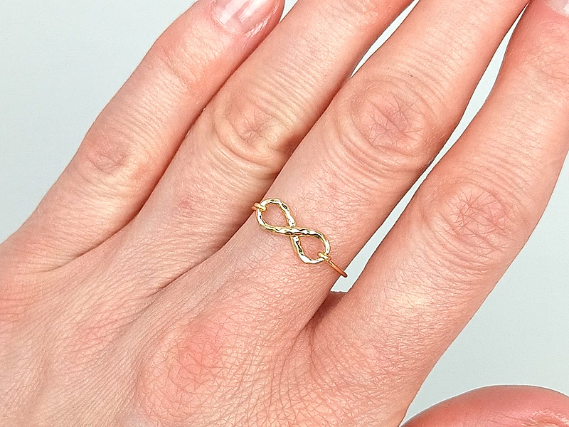 Набор материалов "Колечко из проволоки и коннектора "Бесконечность""