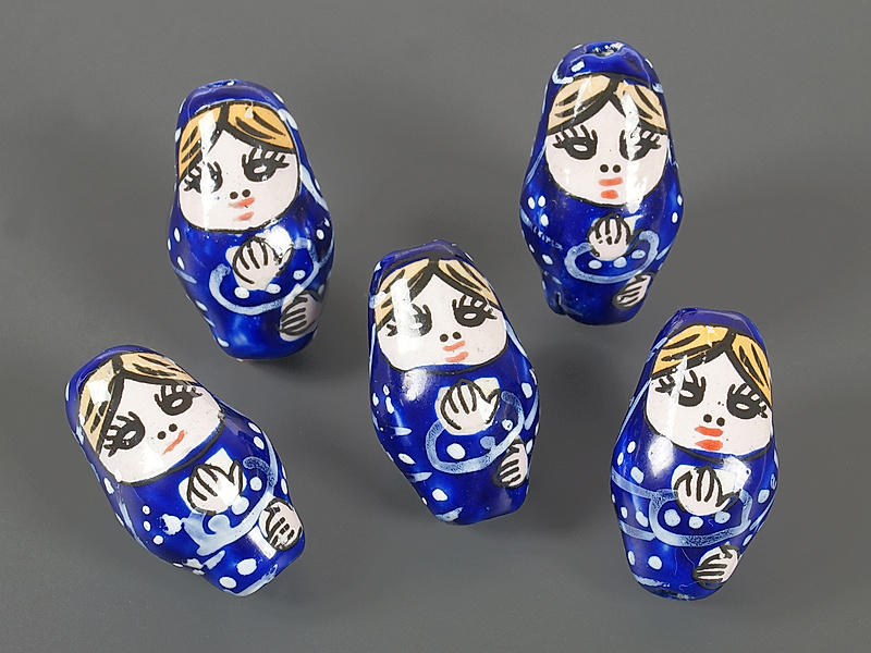Керамические бусины "Синяя матрешка" для создания бижутерии (украшений). Цвет - синий. Диаметр отверстия - 2.5 мм. Размеры и вес усреднены. Точнее замеряем по требованию.&nbsp;
 | Интернет-магазин товаров для рукоделия