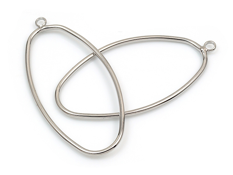Подвеска Подвеска "Гладкий серебряный овал" для создания бижутерии (украшений). Покрытие - родий. Размеры - 38х19х1 мм, внутреннее пространство - 33х17 мм. Диаметр подвесного колечка - 1.9 мм, колечко замкнуто. Цена указана за штуку.
 | Интернет-магазин товаров для рукоделия