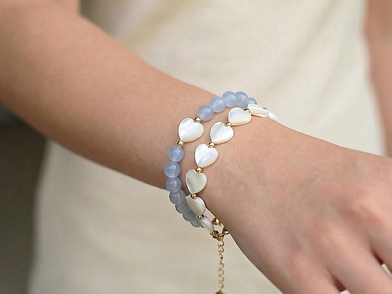 Набор материалов "Браслеты с сердечками перламутра и кальцита"