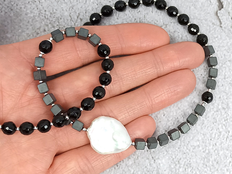 Набор материалов "Чокер с матовыми кубиками гематита"