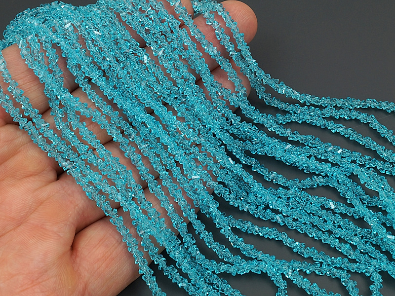 Граненые стеклянные бусины "алмазная крошка" треугольник "Голубой топаз"