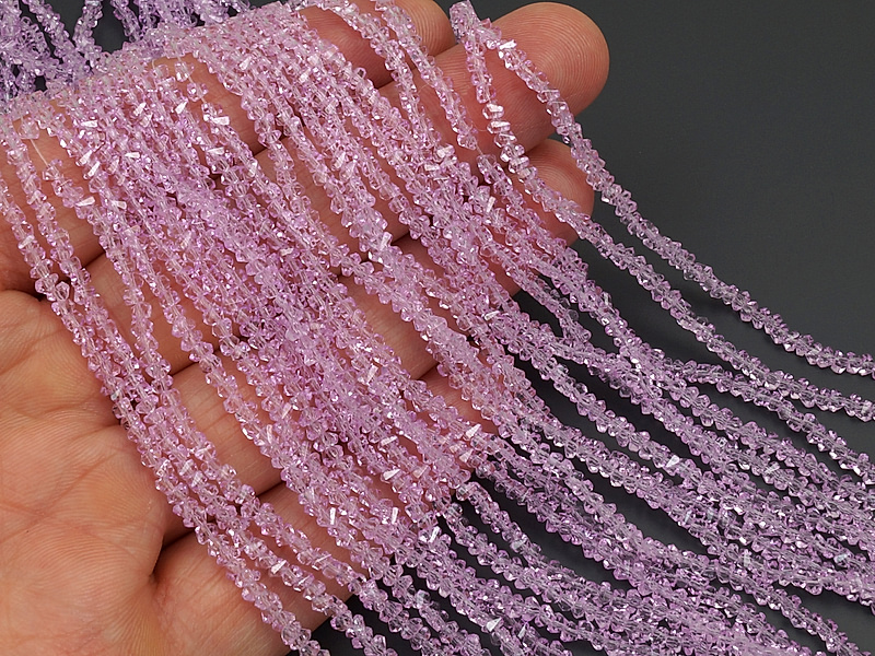 Граненые стеклянные бусины, алмазная крошка треугольник "Сиреневый аметрин" для создания бижутерии (украшений). Диаметр отверстия - 1.1 мм. Размеры, вес, длина и количество бусин на нити указаны примерно. Точнее замеряем по требованию.
| Интернет-магазин товаров для рукоделия