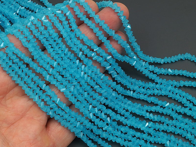 Граненые стеклянные бусины "алмазная крошка" треугольник "Матовый Голубой топаз"
