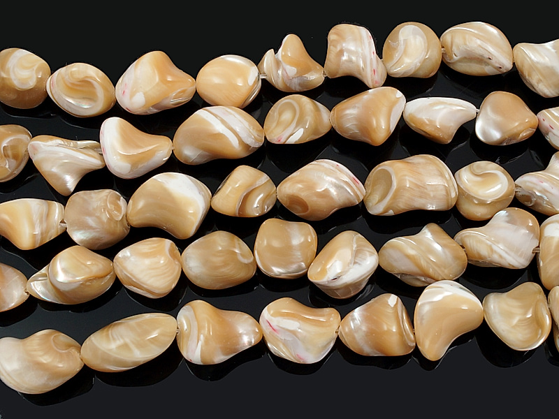 Бусины витая галтовка бежевого перламутра 