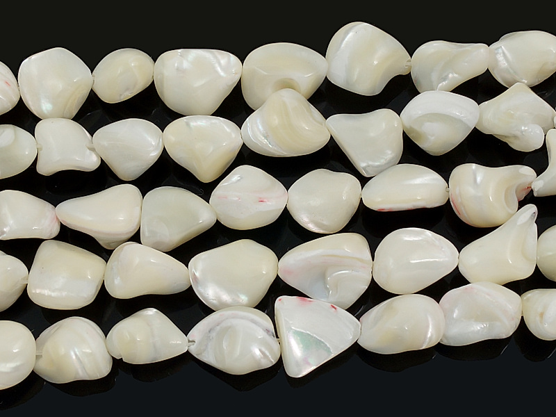 Бусины витая галтовка белого перламутра