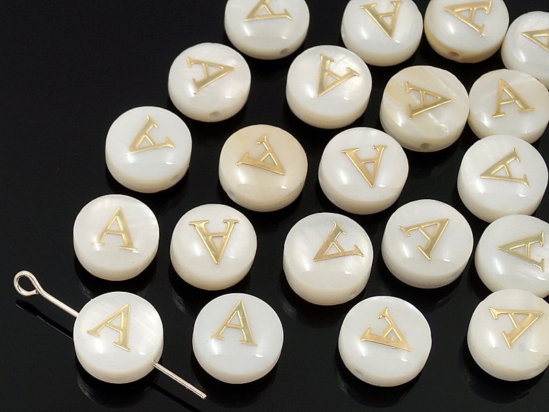 Бусина монетка "Буква A" из белого перламутра Диаметр отверстия 0.4 мм. Размеры и вес усреднены. Точнее замеряем по требованию.
 | Интернет-магазин товаров для рукоделия