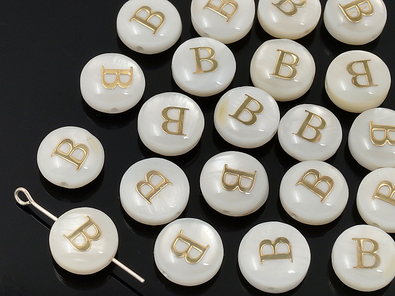 Бусина монетка "Буква B" из белого перламутра Диаметр отверстия 0.4 мм. Размеры и вес усреднены. Точнее замеряем по требованию.
 | Интернет-магазин товаров для рукоделия