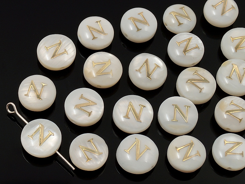 Бусина монетка "Буква N" из белого перламутра Диаметр отверстия 0.4 мм. Размеры и вес усреднены. Точнее замеряем по требованию.
 | Интернет-магазин товаров для рукоделия