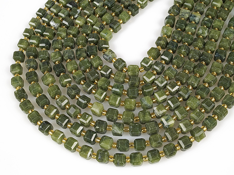 Граненые бусины кубики антигорита (канадского нефрита) 6.5x6.5x6.5мм