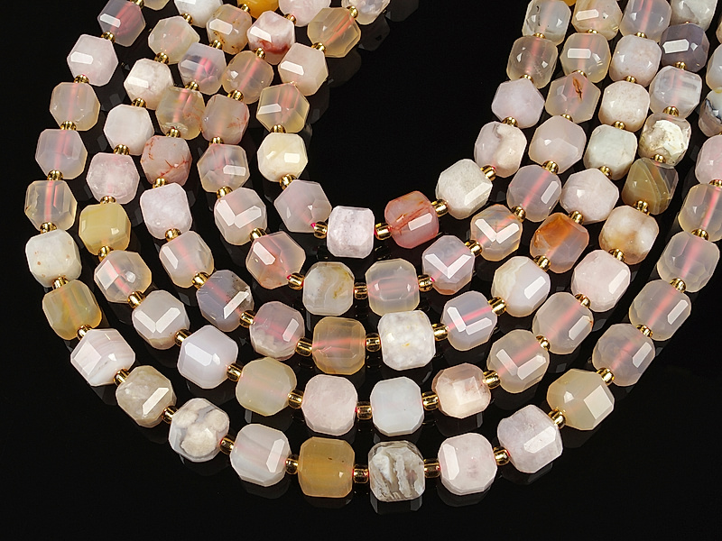 Граненые бусины кубики розового агата "Сакура". Месторождение - Мадагаскар. Диаметр отверстия 1.3 мм. Размеры, вес, длина и количество бусин на нити указано примерно. Точнее замеряем по требованию. Микровыемки.
 | Интернет-магазин товаров для рукоделия