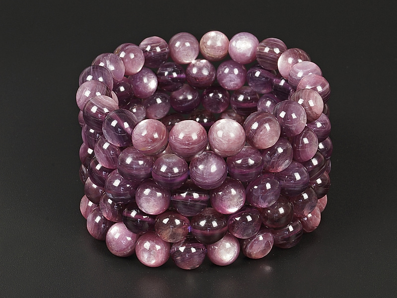 Бусины лилового лепидолита c красивой иризаций. Месторождение - Бразилия.  Диаметр отверстия 1.1 мм. Размеры и вес бусин усреднены. Точнее замеряем по требованию. Микровыемки, природные шероховатости.
 | Интернет-магазин товаров для рукоделия