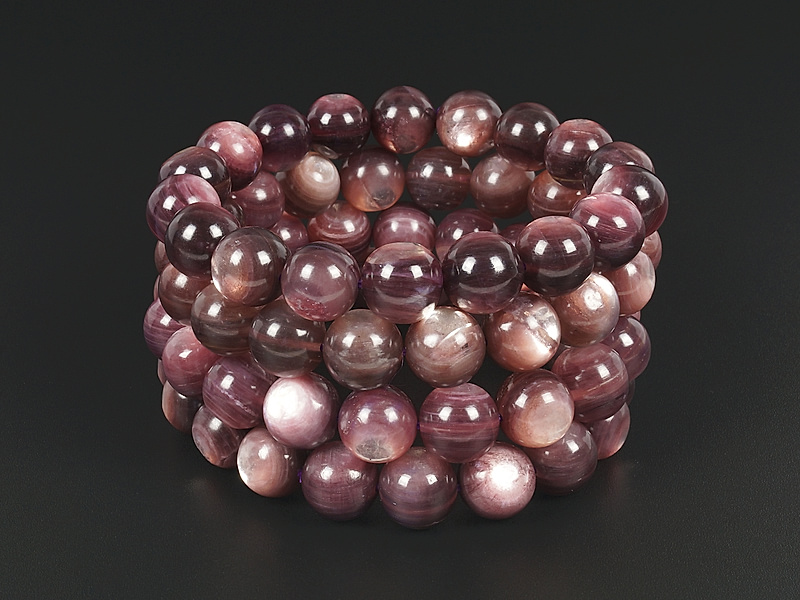 Бусины лилового лепидолита c красивой иризаций. Месторождение - Бразилия.  Диаметр отверстия 1.1 мм. Размеры и вес бусин усреднены. Точнее замеряем по требованию. Микровыемки, природные шероховатости.
 | Интернет-магазин товаров для рукоделия