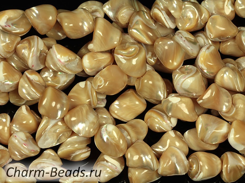 Бусины перламутра свободной формы.  Диаметр отверстия 0.8 мм. Цена указана за одну бусину. Размеры указаны усредненные и отличаются между бусинами. | Интернет-магазин товаров для рукоделия