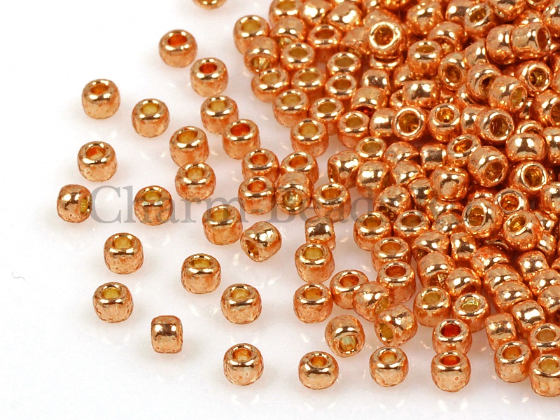 Бисер Toho, размер 8/0. Цвет #PF551 (Permanent Finish гальванизированный, розовое золото). Производитель - Япония. Цена указана за 10 грамм. | Интернет-магазин товаров для рукоделия