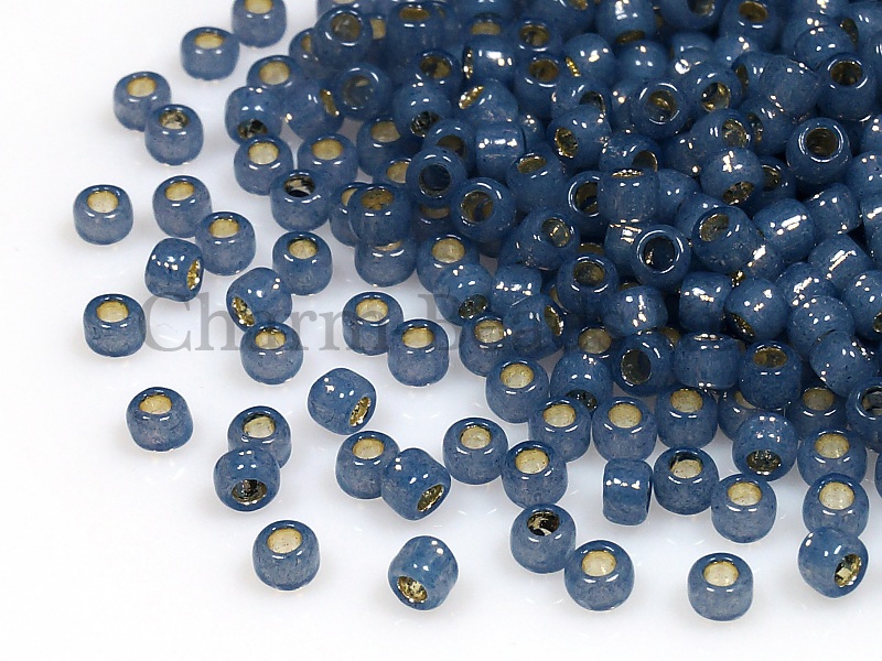 Бисер Toho, размер 8/0. Цвет #2102 (Внутреннее серебрение, молочный монтана).  Производитель - Япония. Цена указана за 10 грамм. | Интернет-магазин товаров для рукоделия