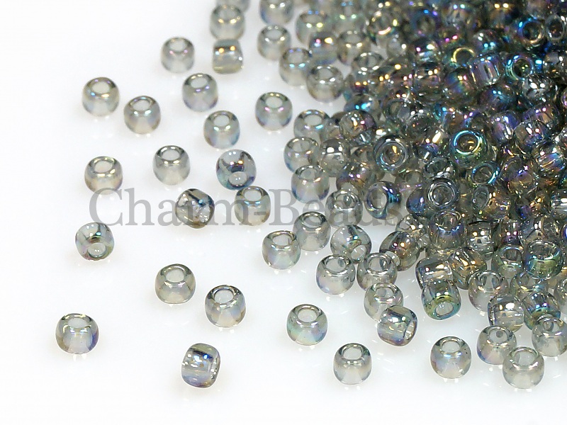 Бисер Toho, размер 11/0. Цвет #176 (Радужный прозрачный, черный алмаз).  Цена указана за 10 грамм. Производитель - Япония.