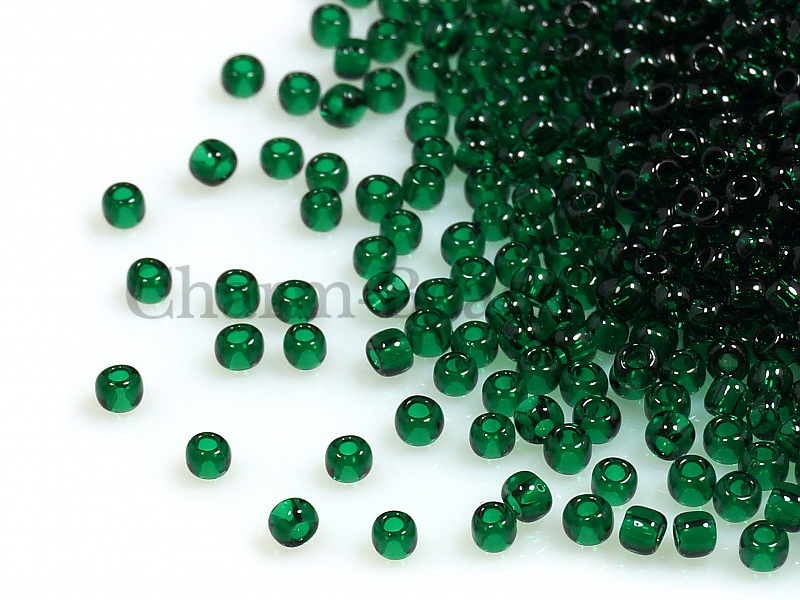 Бисер Toho, размер 11/0.  Цвет #939 (Прозрачный, зеленый изумруд). Производитель - Япония. Цена указана за 10 грамм. | Интернет-магазин товаров для рукоделия
