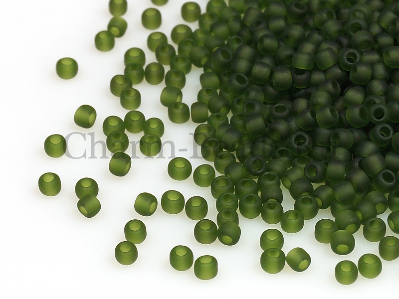 Бисер Toho, размер 15/0. Цвет #940F (Матовый прозрачный, оливковый). Цена указана за 10 грамм. Производитель - Япония. | Интернет-магазин товаров для рукоделия