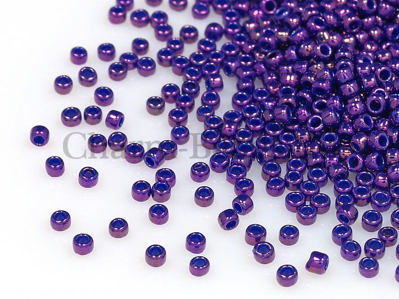 Бисер Toho, размер 15/0.  Цвет #461 (Металлизированный золотом, виноград).  Цена указана за 10 грамм. Производитель - Япония. | Интернет-магазин товаров для рукоделия