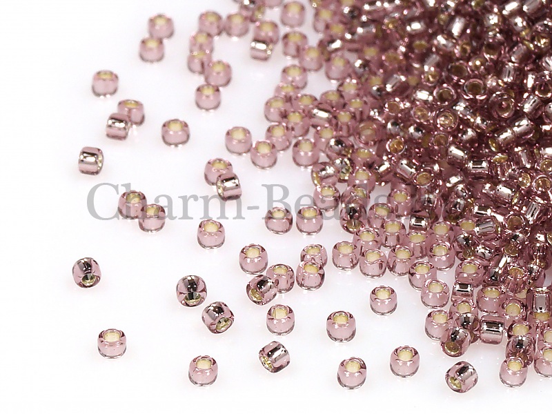 Бисер Toho, размер 15/0. Цвет #26 (Внутреннее серебрение, светлый аметист). Цена указана за 10 грамм. Производитель - Япония. | Интернет-магазин товаров для рукоделия