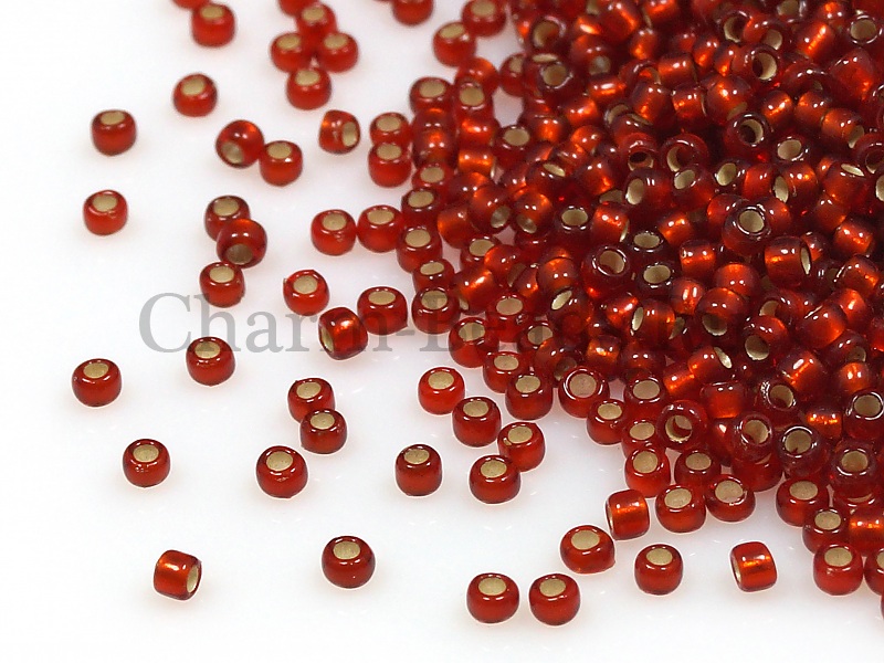 Бисер Toho, размер 15/0. Цвет #25CF (Внутреннее серебрение, матовый, рубин). Цена указана за 10 грамм. Производитель - Япония. | Интернет-магазин товаров для рукоделия