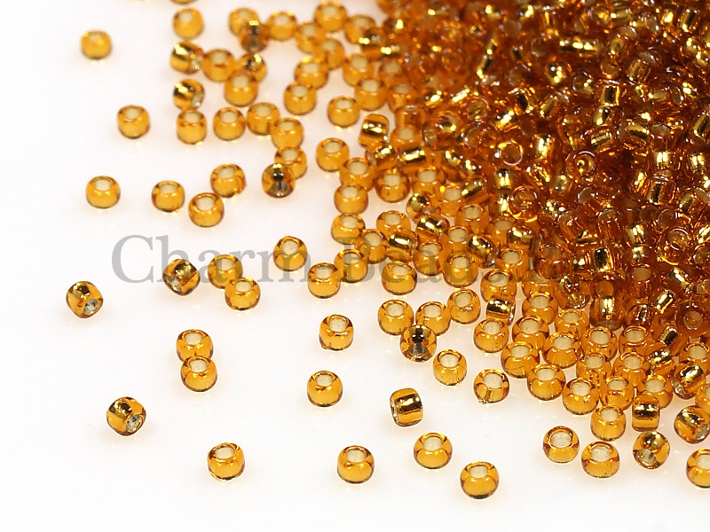 Бисер Toho, размер 15/0. Цвет #22C (Внутреннее серебрение, топаз). Цена указана за 10 грамм. Производитель - Япония.  | Интернет-магазин товаров для рукоделия