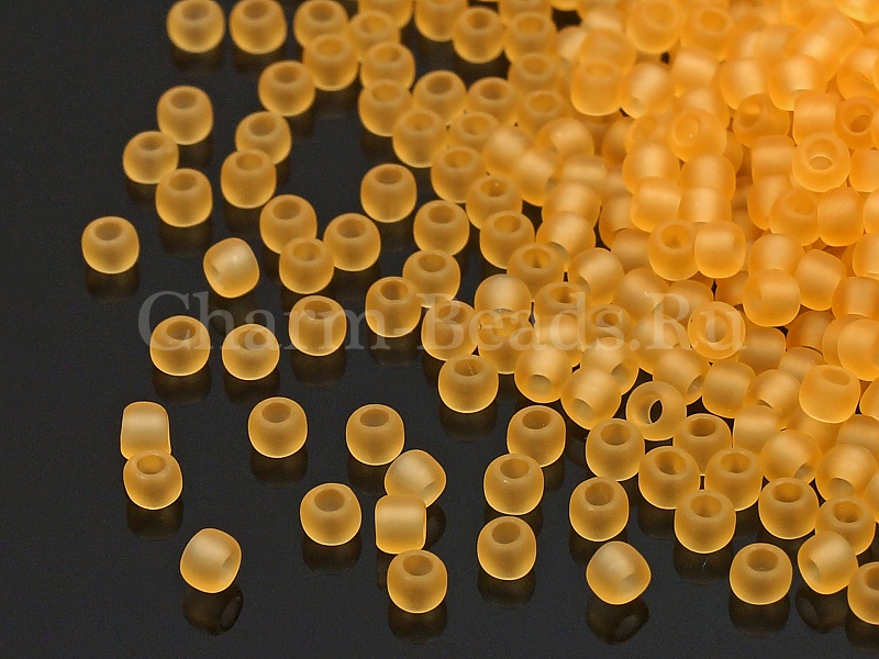 Бисер Toho, размер 15/0. Цвет #2F (Матовый прозрачный, светлый топаз). Цена указана за 10 грамм. Производитель - Япония. | Интернет-магазин товаров для рукоделия