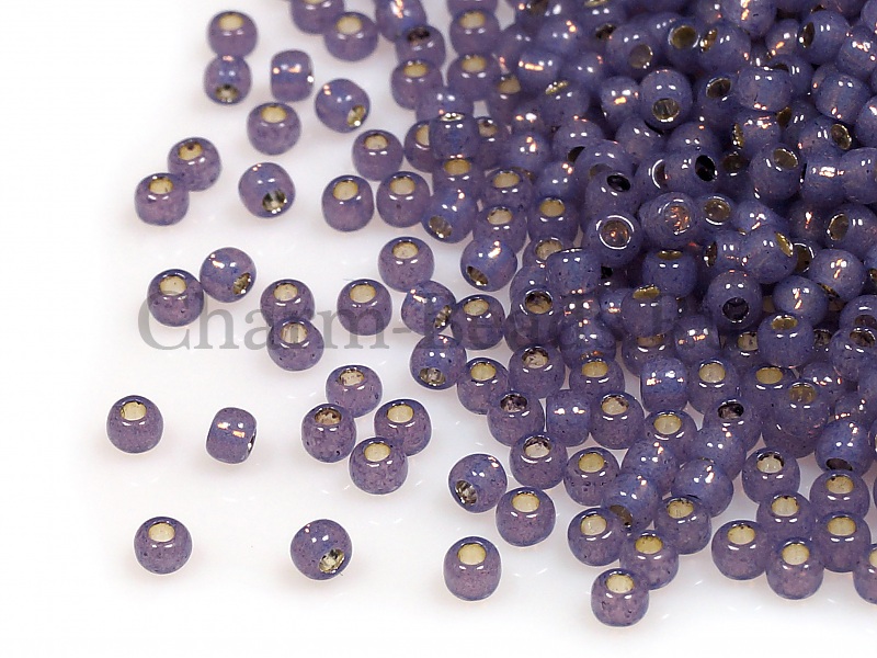 Бисер Toho, размер 11/0.Цвет #2124 (Внутреннее серебрение, молочный лаванда). Цена указана за 10 грамм. Производитель - Япония. | Интернет-магазин товаров для рукоделия