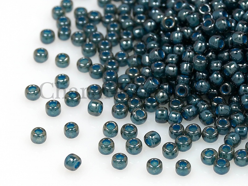 Бисер Toho, размер 11/0. Цвет #374 (Окрашенный изнутри прозрачный глянцевый, зеленый изумруд/синий деним). Цена указана за 10 грамм. Производитель - Япония. | Интернет-магазин товаров для рукоделия