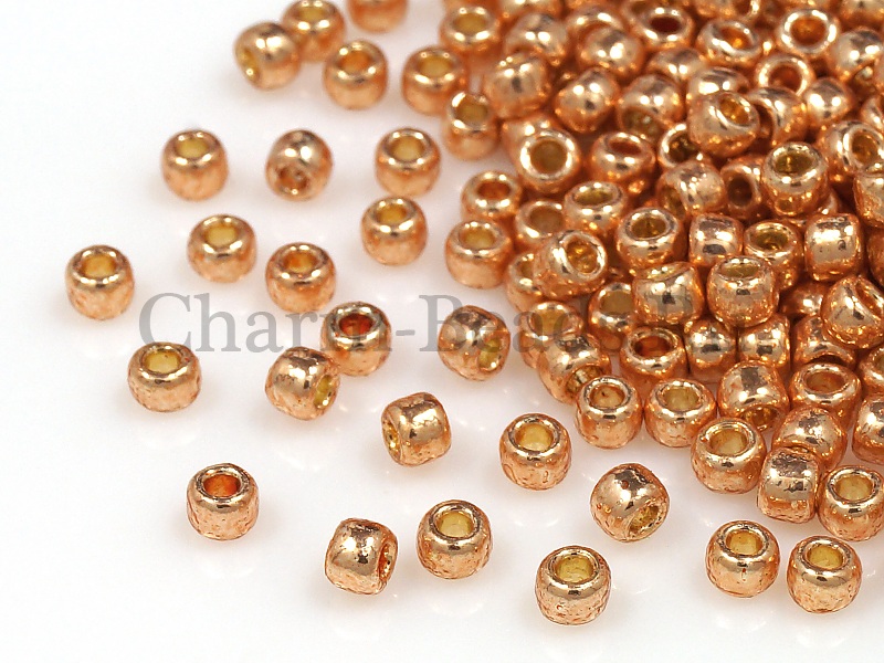 Бисер Toho, размер 11/0. Цвет #PF551 (Permanent Finish гальванизированный, розовое золото). Цена указана за 10 грамм. Производитель - Япония. | Интернет-магазин товаров для рукоделия