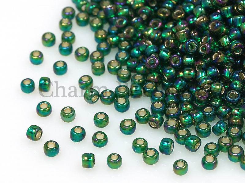 Бисер Toho, размер 11/0. Цвет #2036 (Внутреннее серебрение, радужный, изумруд). Цена указана за 10 грамм. Производитель - Япония. | Интернет-магазин товаров для рукоделия