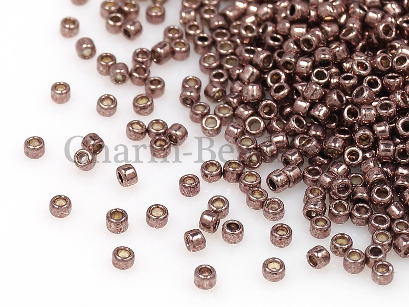 Бисер Toho, размер 15/0. Цвет #556 (Гальванизированный, розово-лиловый). Цена указана за 10 грамм. Производитель - Япония. | Интернет-магазин товаров для рукоделия