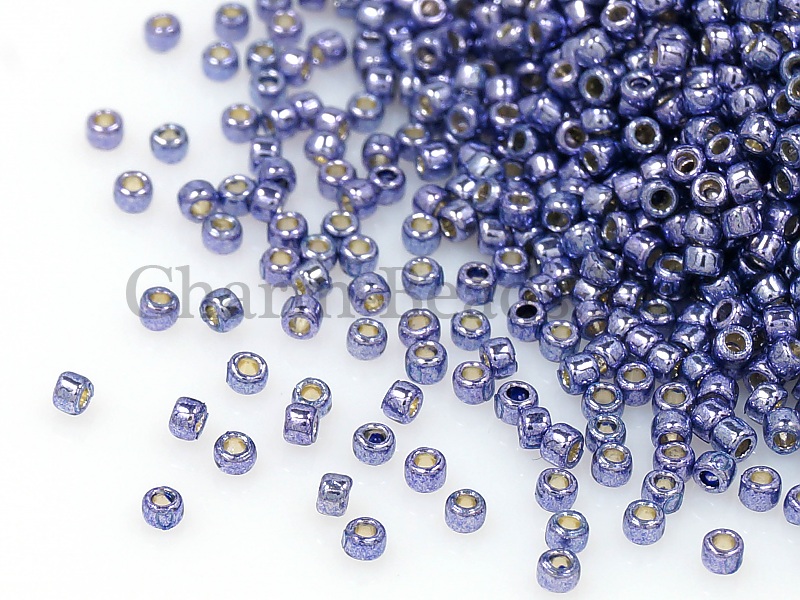 Бисер Toho, размер 15/0. Цвет #PF567 (Permanent Finish гальванизированный, сирень). Цена указана за 10 грамм. Производитель - Япония. | Интернет-магазин товаров для рукоделия