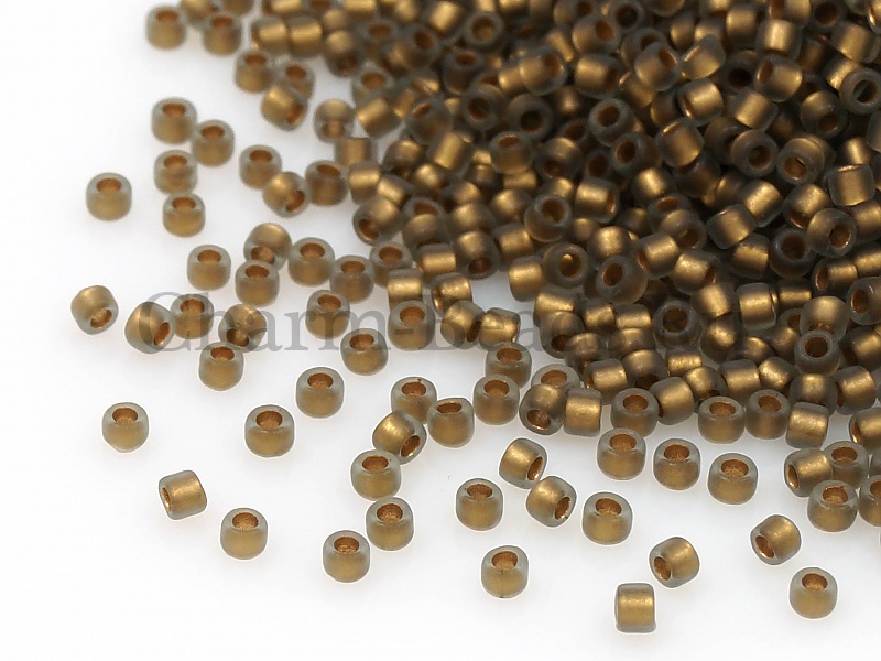 Бисер Toho, размер 15/0. Цвет #999F (Внутренняя позолота матовый, черный бриллиант). Цена указана за 10 грамм. Производитель - Япония. | Интернет-магазин товаров для рукоделия