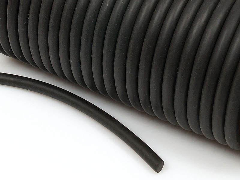 Шнур каучуковый без отверстия, мягкий. Может быть использован как основа для кулонов, подвесок, браслетов. Отлично вклеивается. Цена за 1 м.