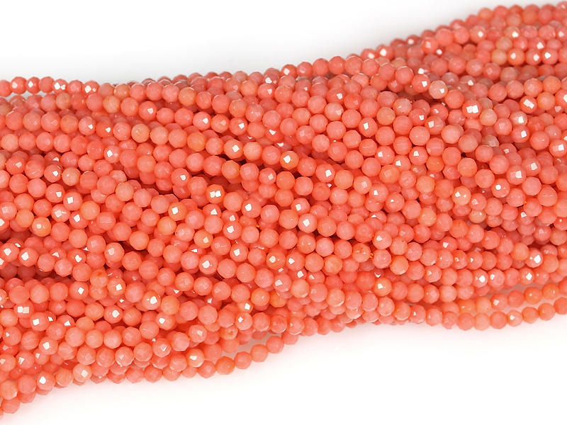 Граненые бусины лососевого коралла (тонированы). 0Диаметр отверстия 0.4 мм. Размеры, вес, длина и количество бусин на нити указаны примерно.

