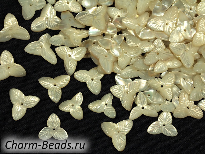 Резные бусины перламутра. Диаметр отверстия 0.8 мм.  Цена указана за одну бусину. Размеры указаны усредненные и могут отличаться между бусинами.  | Интернет-магазин товаров для рукоделия