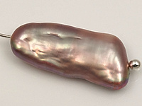 Бусина пресноводного натурального жемчуга бива (культивированного) в форме продолговатой палочки. Яркий перламутр. На отдельных бусинах могут встречаться наплывы перламутра и выемки природного происхождения. Производитель - Южный Китай. Цена указана за штуку. , фото №105556