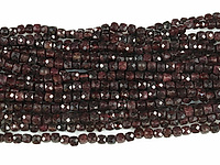 Граненые бусины кубики граната альмандина. Месторождение - Малави. Диаметр отверстия 0.7 мм. Размеры, вес, длина и количество бусин на нити указаны примерно. Точнее замеряем по требованию. Микровыемки.
, фото №107427